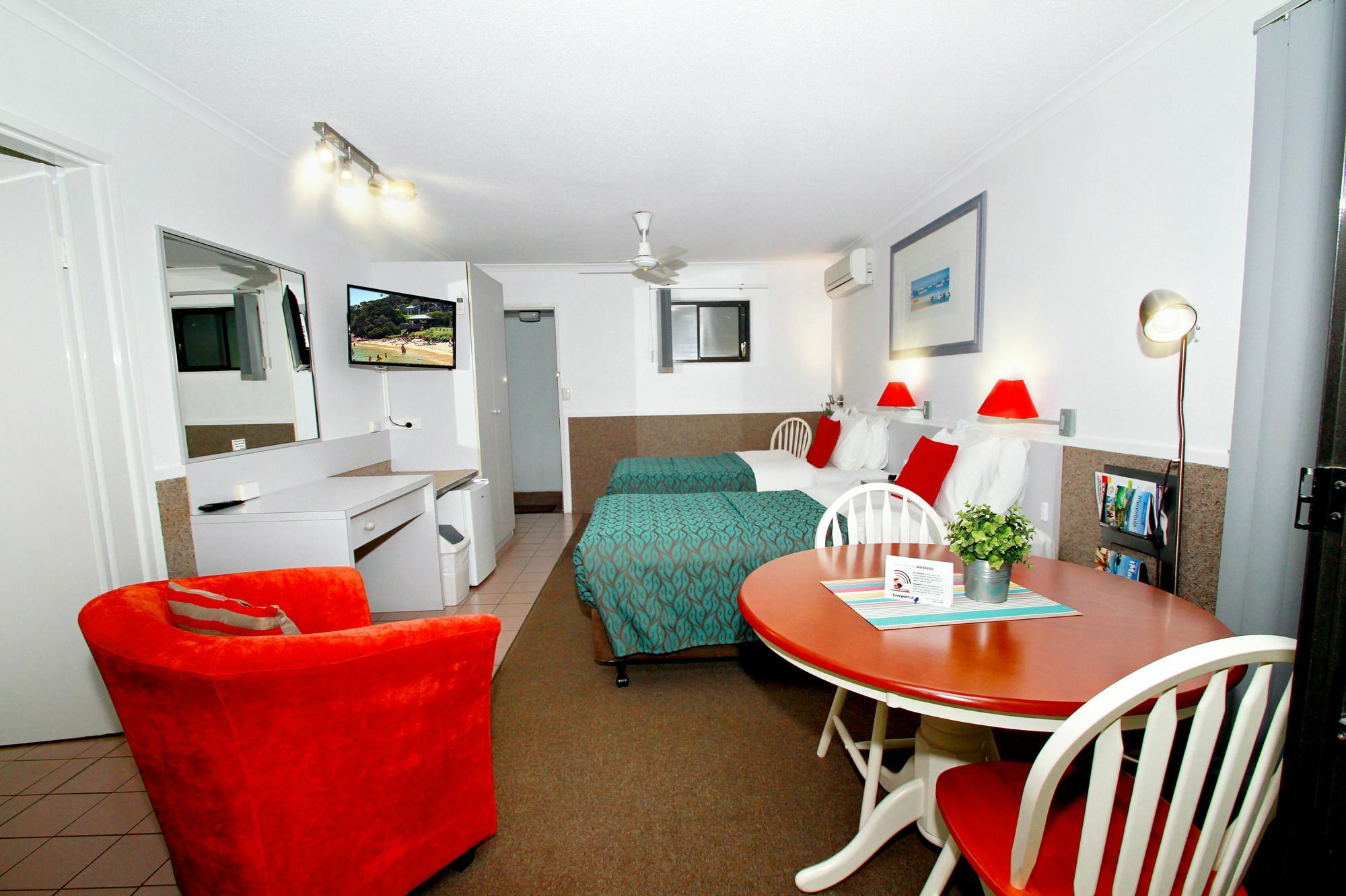 Sea Spray Motel - Merimbula (Adults Only) ภายนอก รูปภาพ